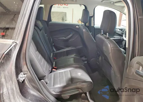 2018 Ford Escape Titanium z USA, uszkodzony, nr VIN 1FMCU0J9XJUD43869